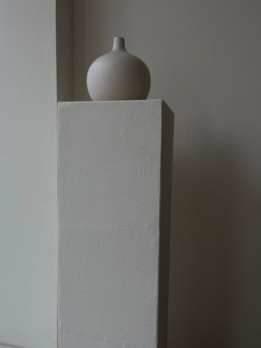 Ferente - Textured Base / Postament