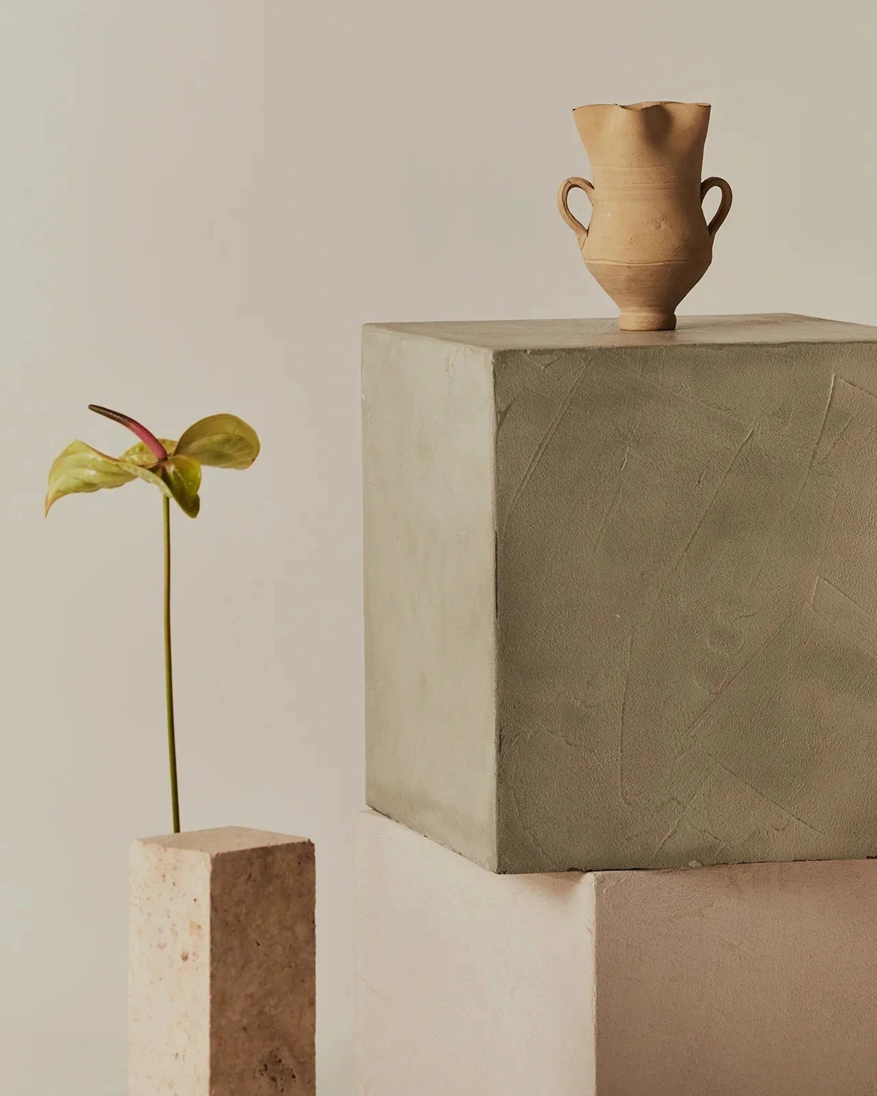 Rogu Mini - Textured Cubic Side Table &amp; Nightstand