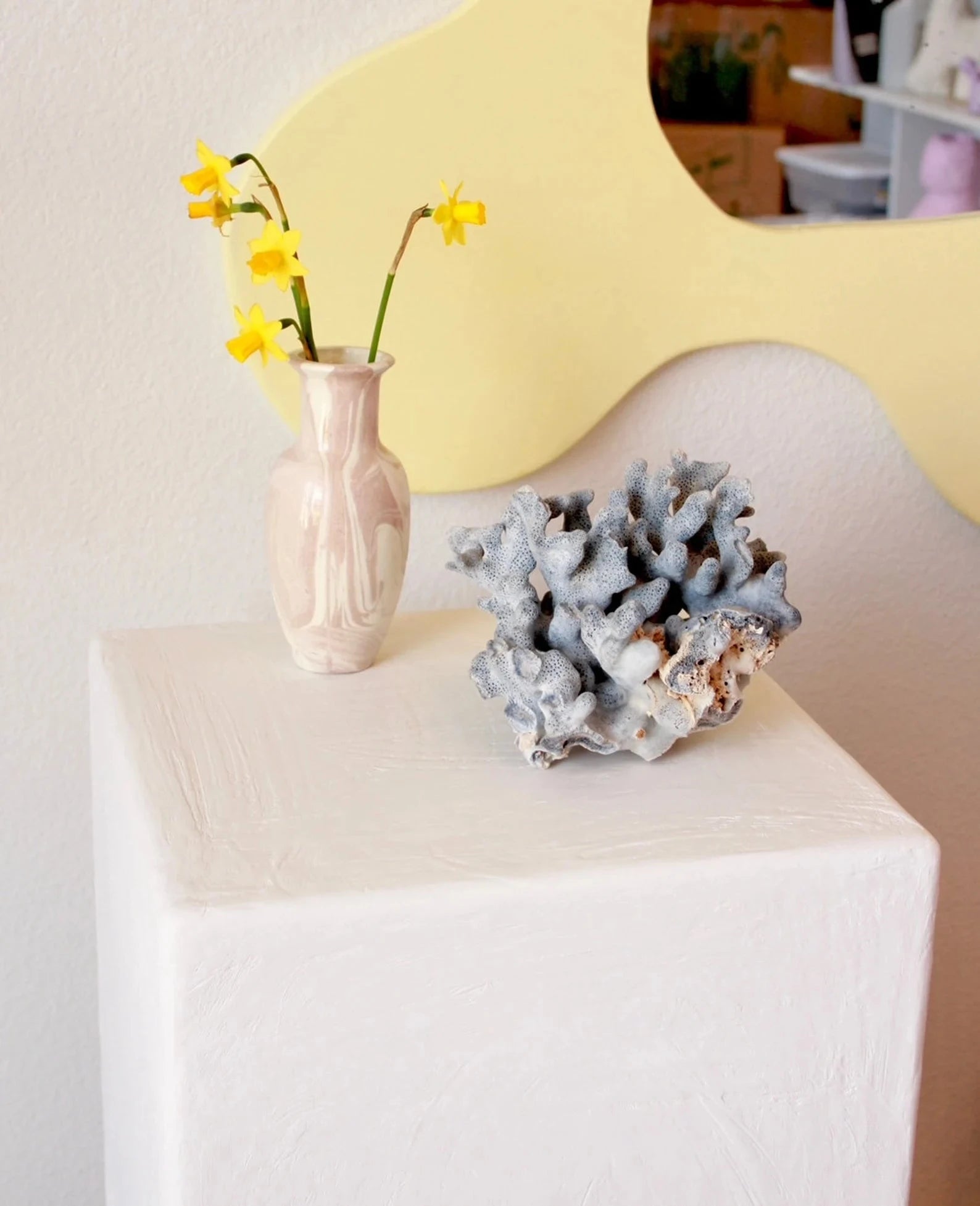 Ferente - Textured Base / Postament