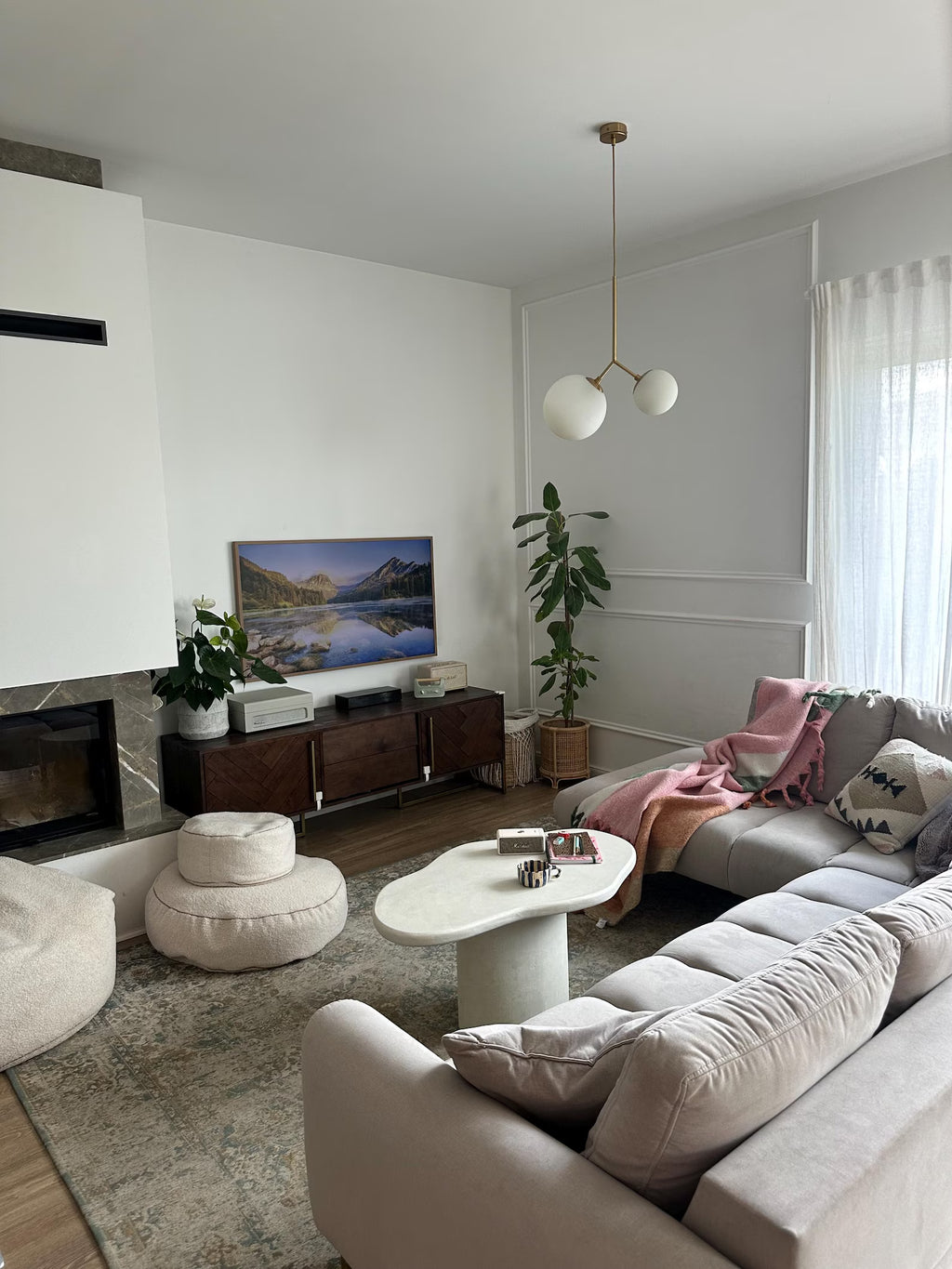 Daria - Coffee Table