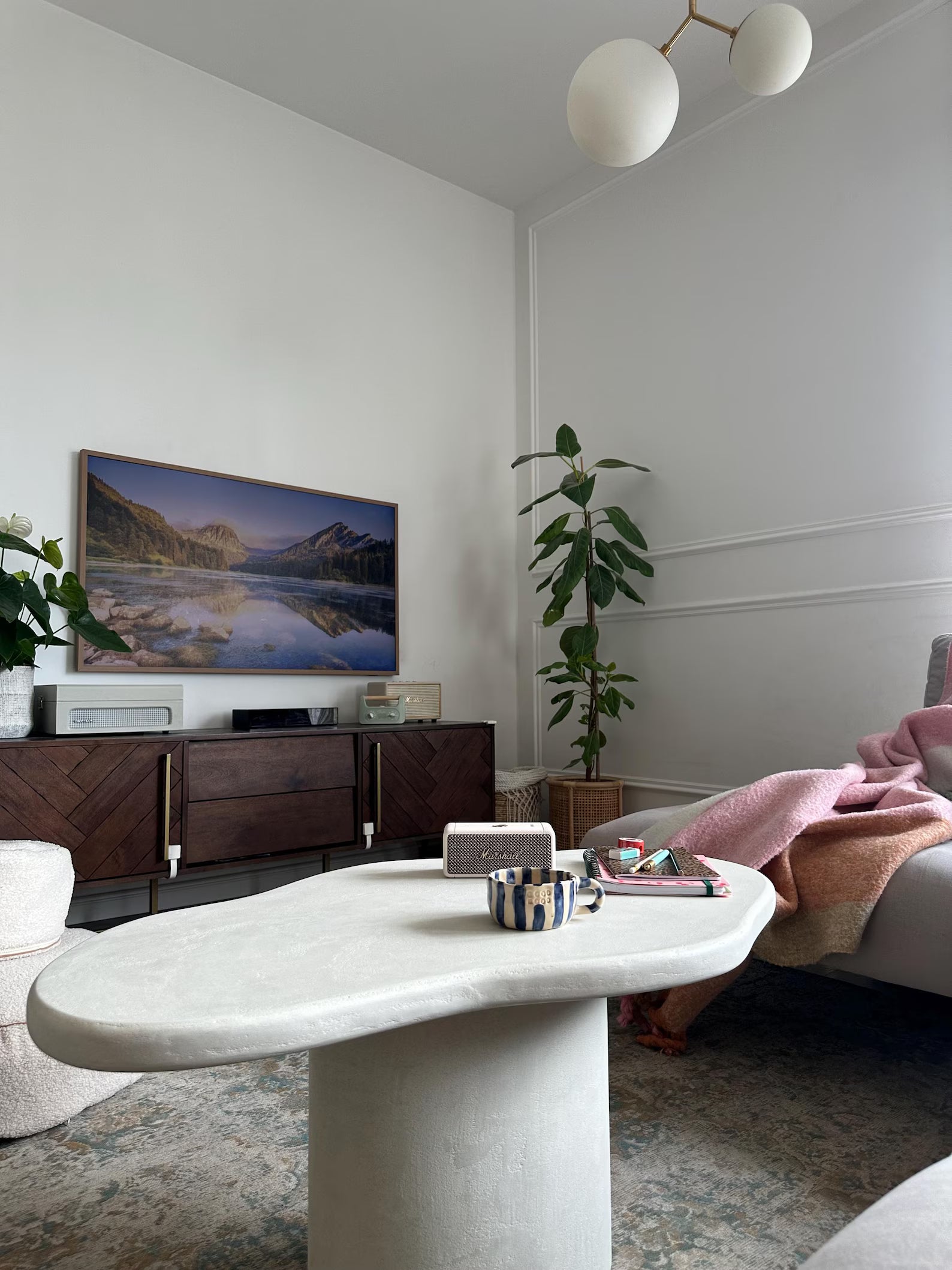 Daria - Coffee Table