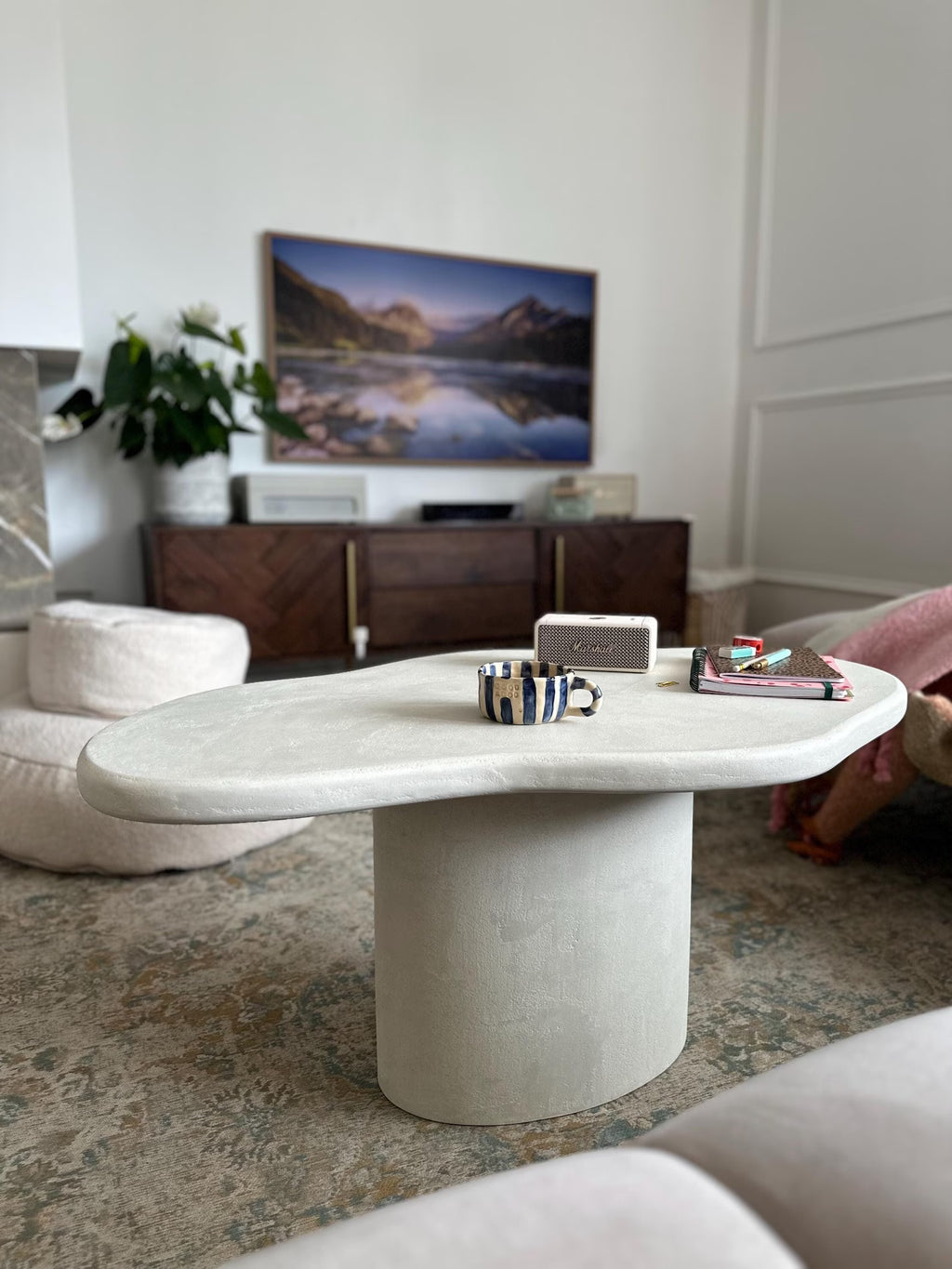 Daria - Coffee Table