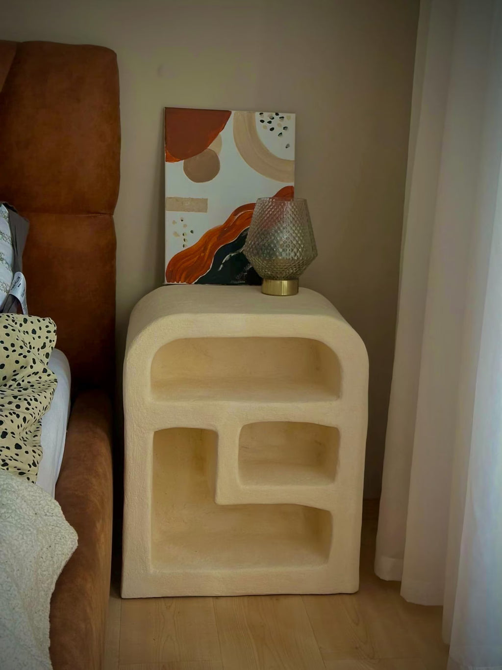 Maria - Pedestal / Side Table / Nightstand