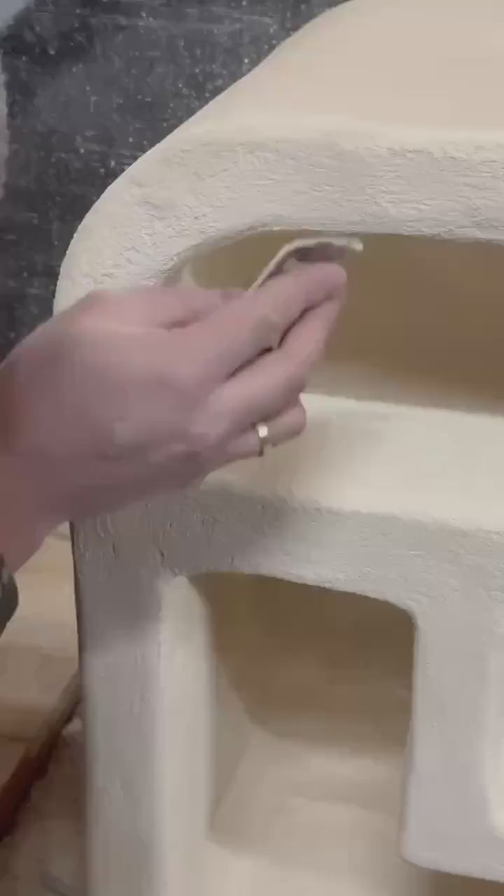 Maria - Pedestal / Side Table / Nightstand